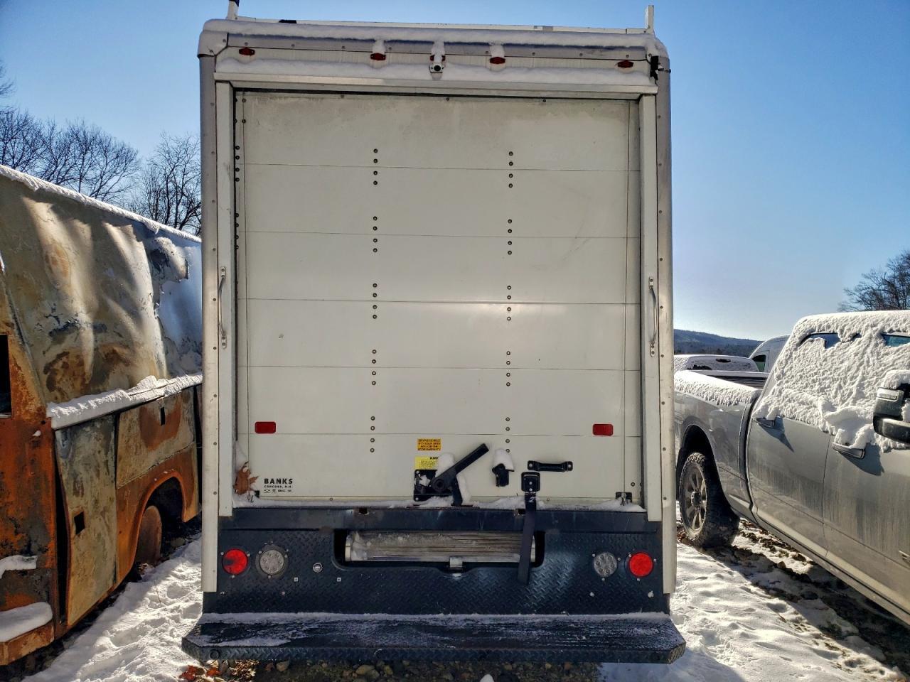 2023 Chevrolet Express G3 - Box Truck - Image 6