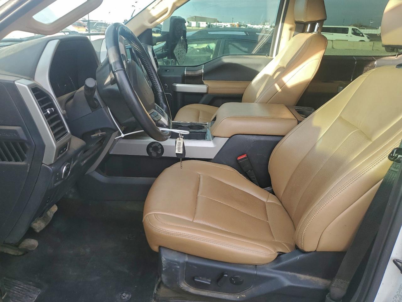 2022 Ford F350 Super Duty - Фото 7