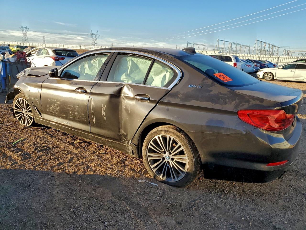 2018 BMW 530Xe - Фото 2