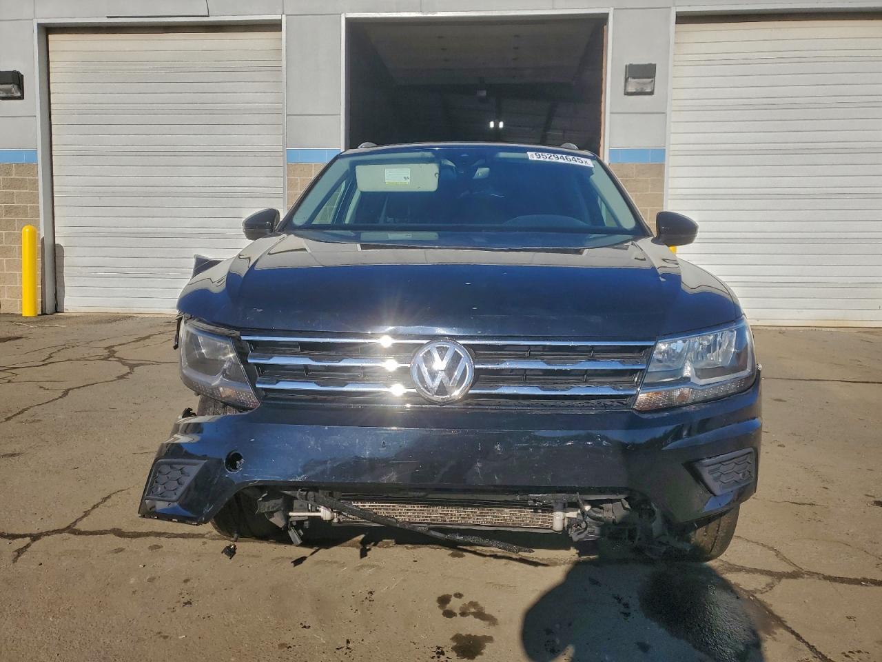 2021 Volkswagen Tiguan Se - Фото 5