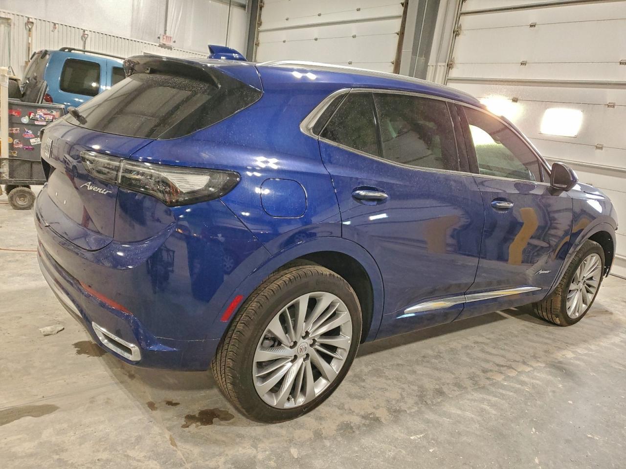 2025 Buick Envision Avenir - Image 3