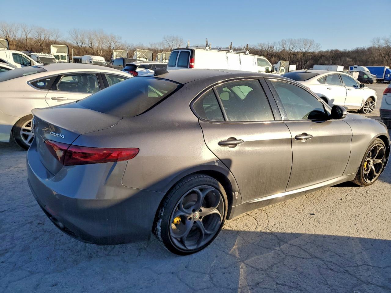 2018 Alfa Romeo Giulia Ti Q4 - Фото 3