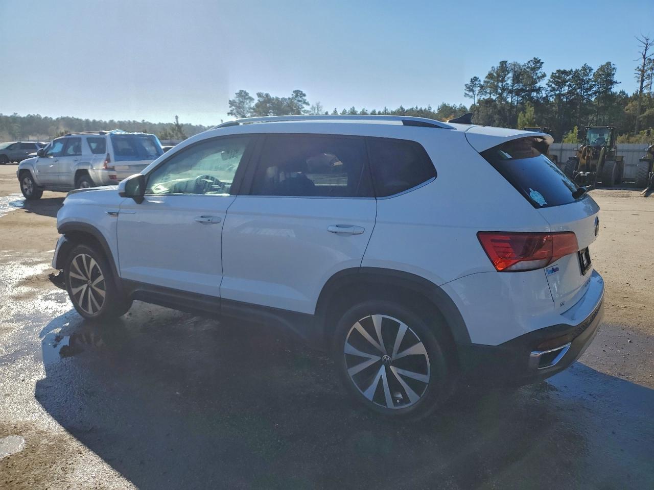 2022 Volkswagen Taos Se - Фото 2