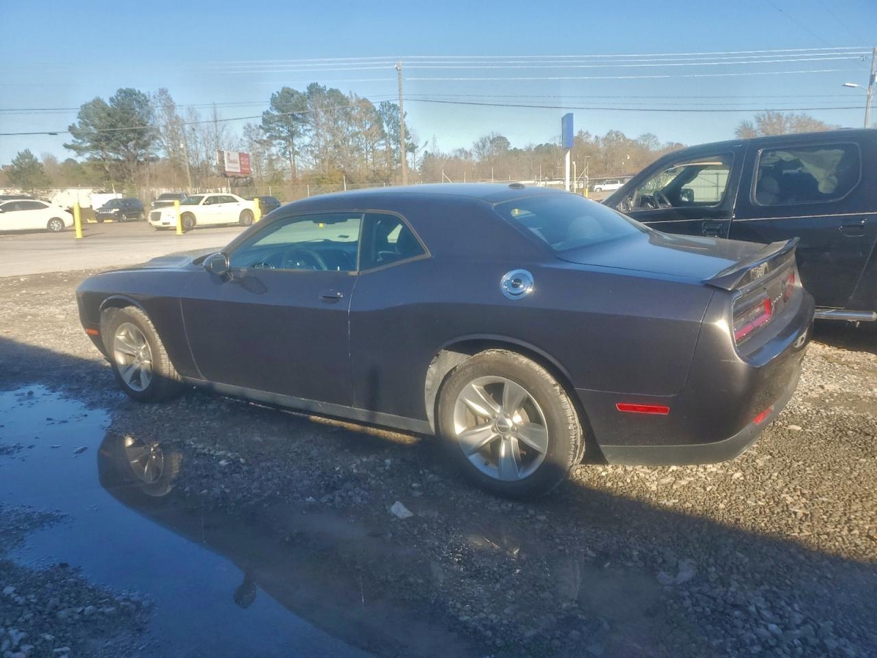 2018 Dodge Challenger Sxt - Image 2
