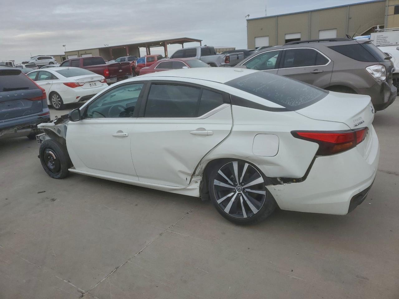 2020 Nissan Altima Sr - Image 2