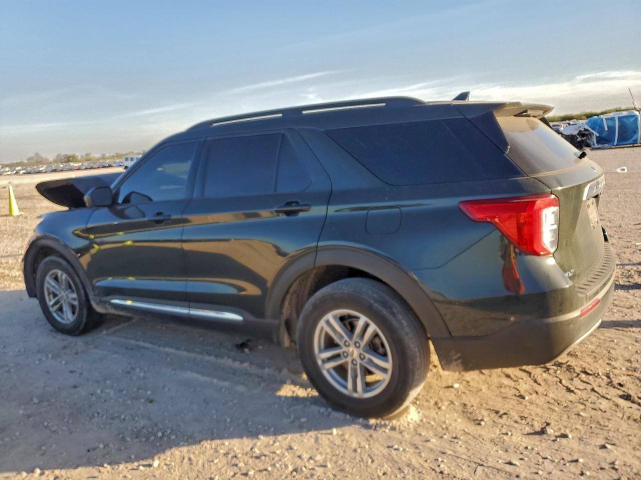 2022 Ford Explorer Xlt - Image 2