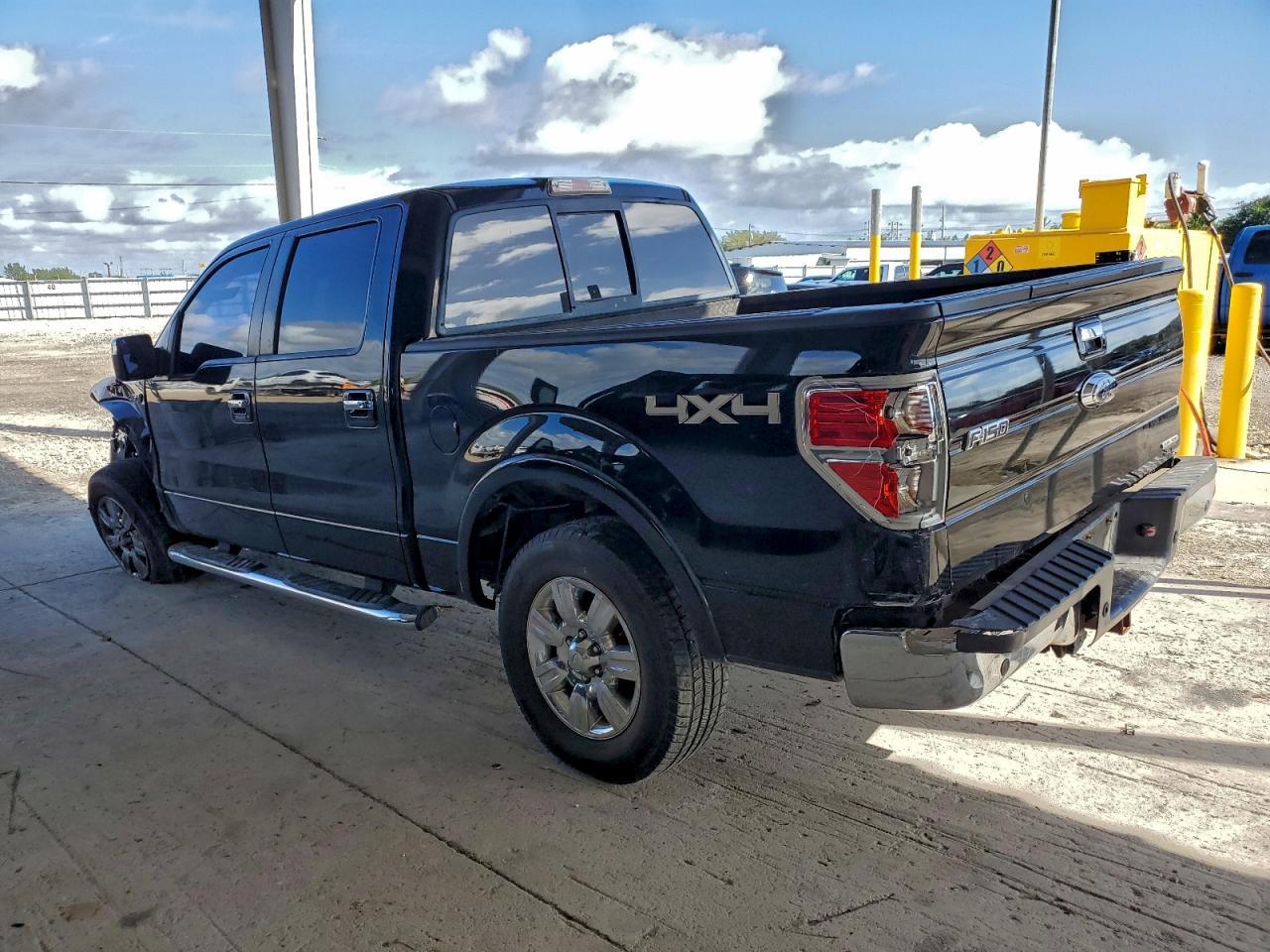 2011 Ford F150 Supercrew - Фото 2