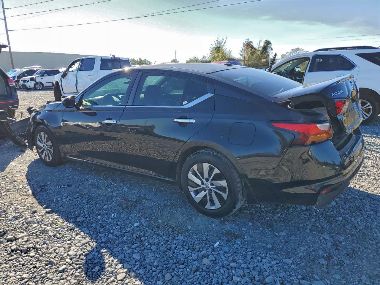 2019 Nissan Altima S - Image 2