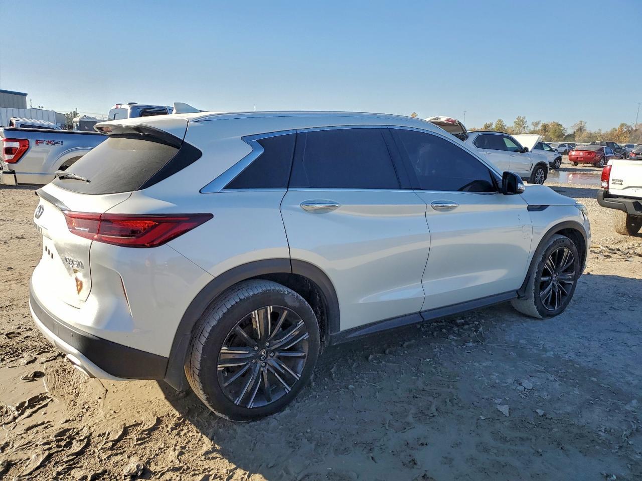 2022 Infiniti Qx50 Luxe - Image 3