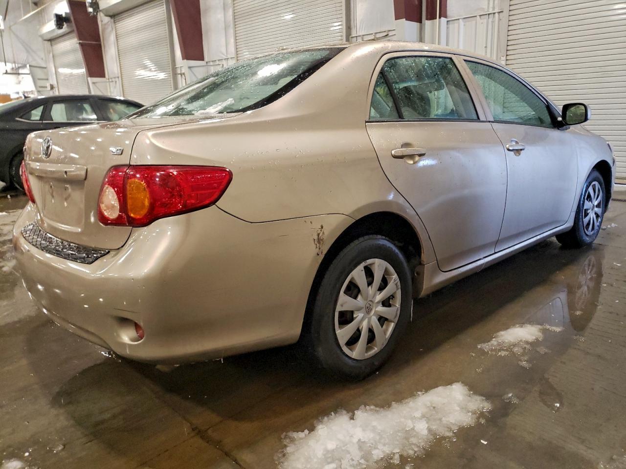 2010 Toyota Corolla Base - Фото 3