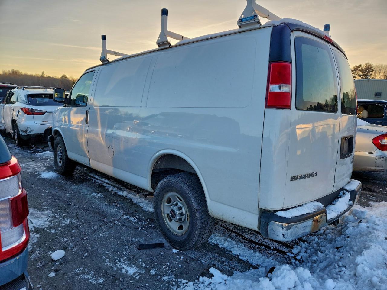 2017 GMC Savana G2500 Cargo ** R & D * Pri Fleet ** - Фото 2