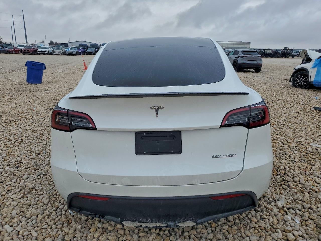 2024 Tesla Model Y - Фото 6