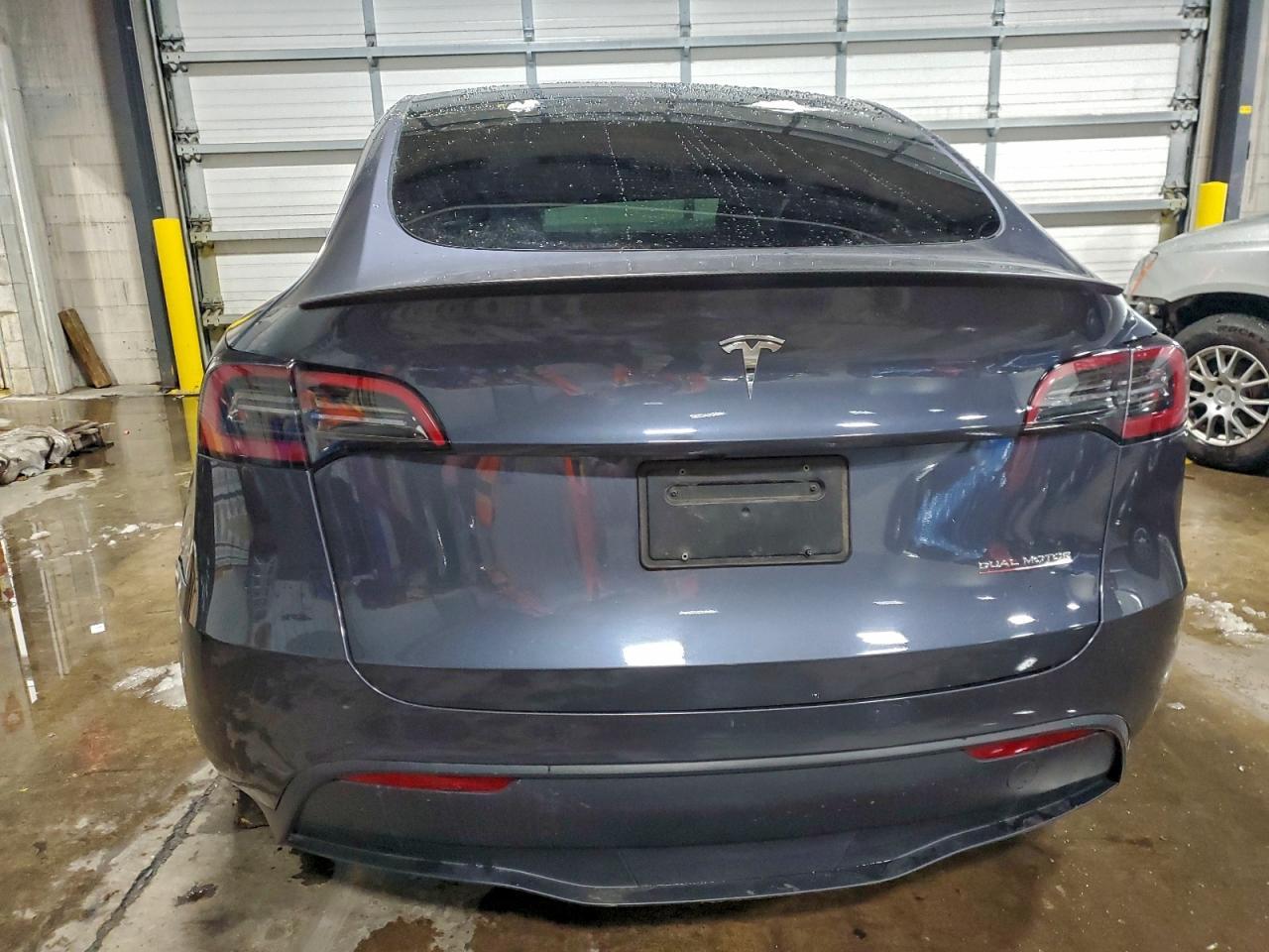 2023 Tesla Model Y - Фото 6