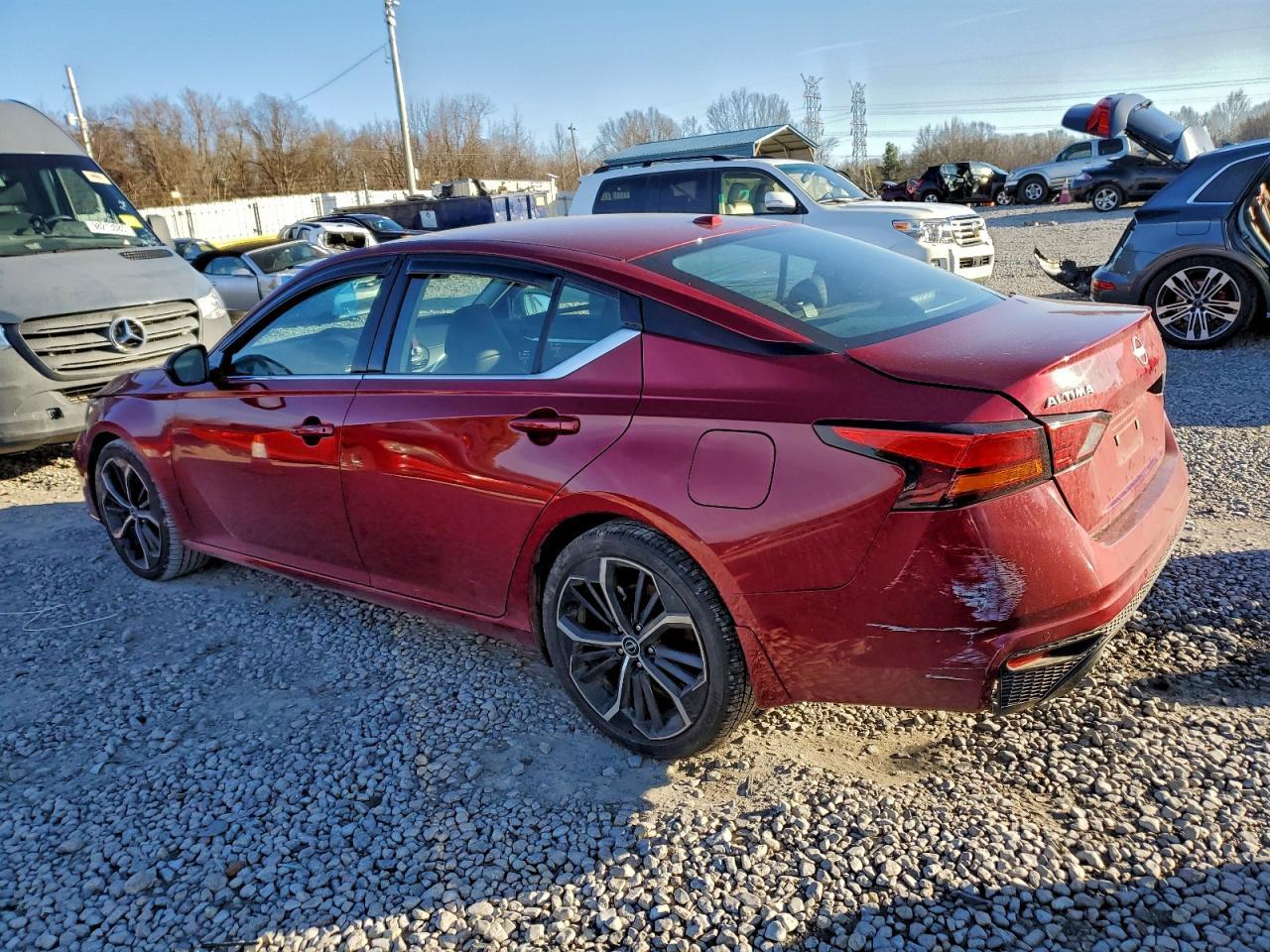 2025 Nissan Altima Sr - Фото 2