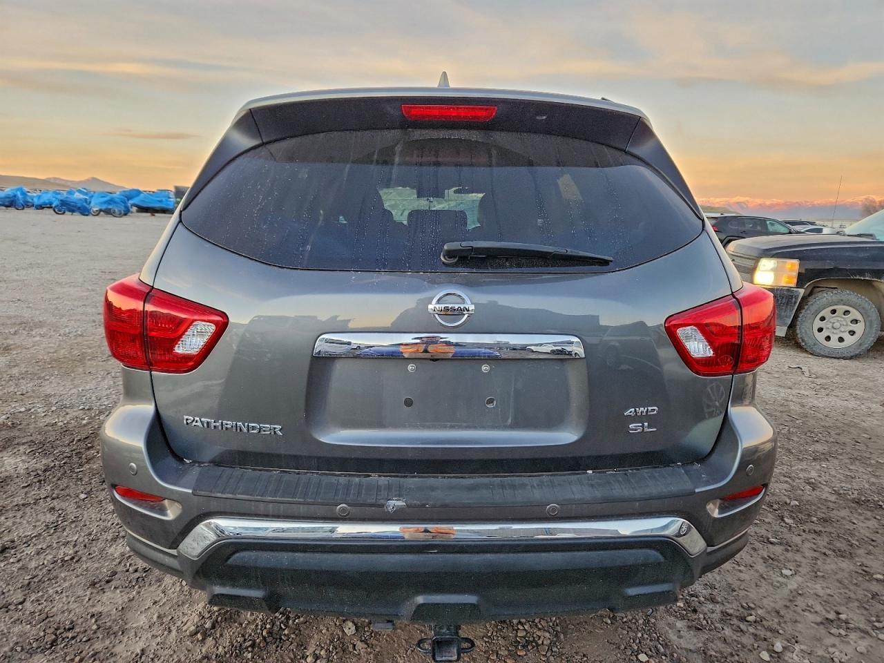 2019 Nissan Pathfinder S - Фото 6