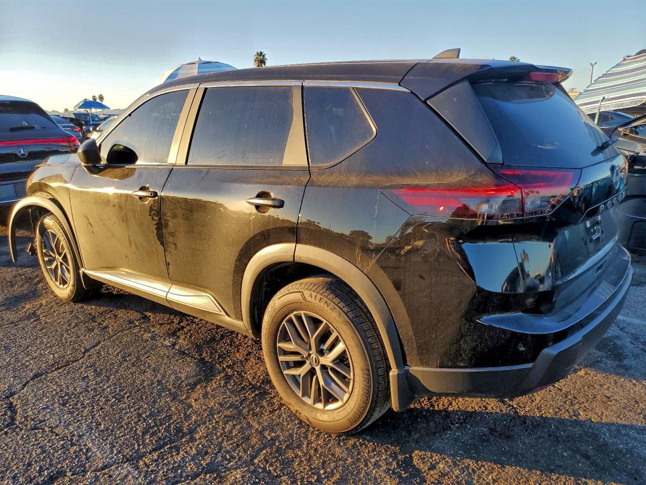 2025 Niss Rogue S - Image 2