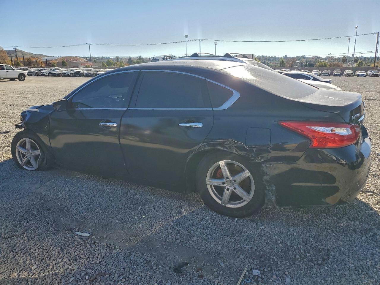 2016 Nissan Altima - Фото 2