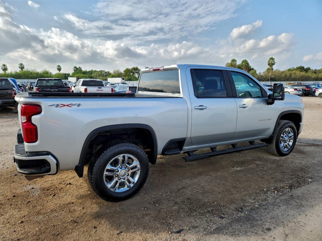 2020 Chevrolet Silverado K2500 Heavy Duty - Image 3