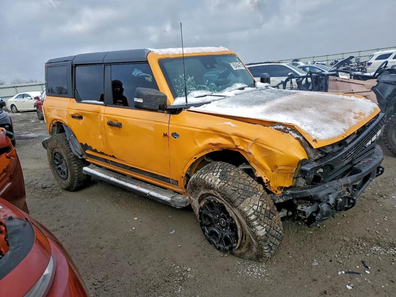 2022 Ford Bronco Base - Image 4
