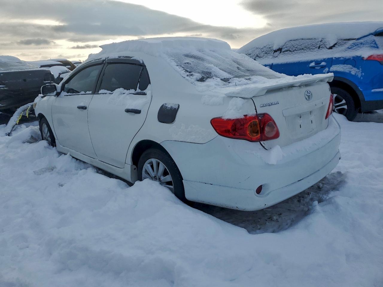 2010 Toyota Corolla - Фото 2