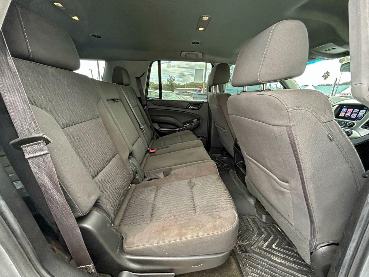 2017 GMC Yukon Sle - Image 6