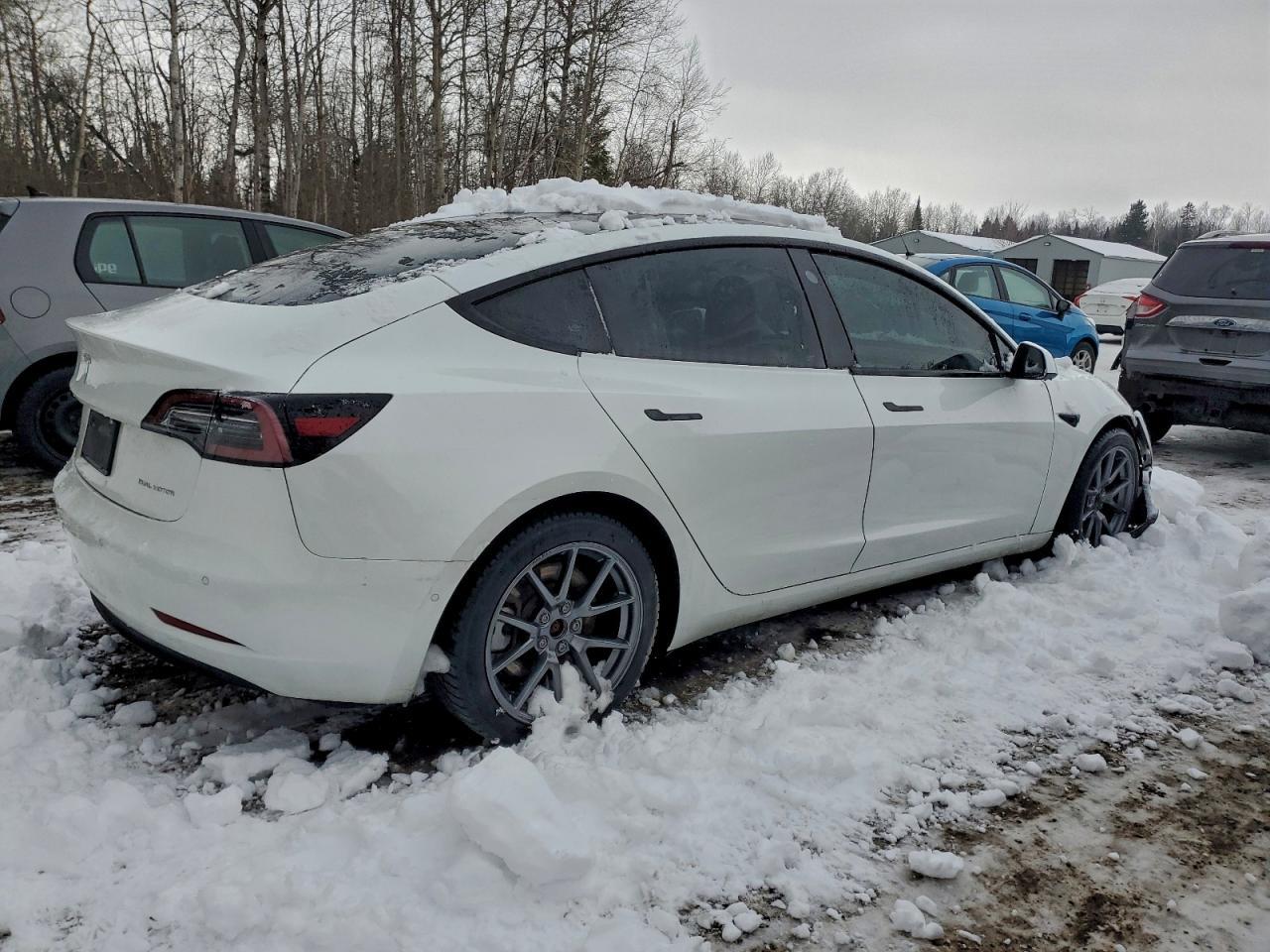 2022 Tesla Model 3 - Фото 3