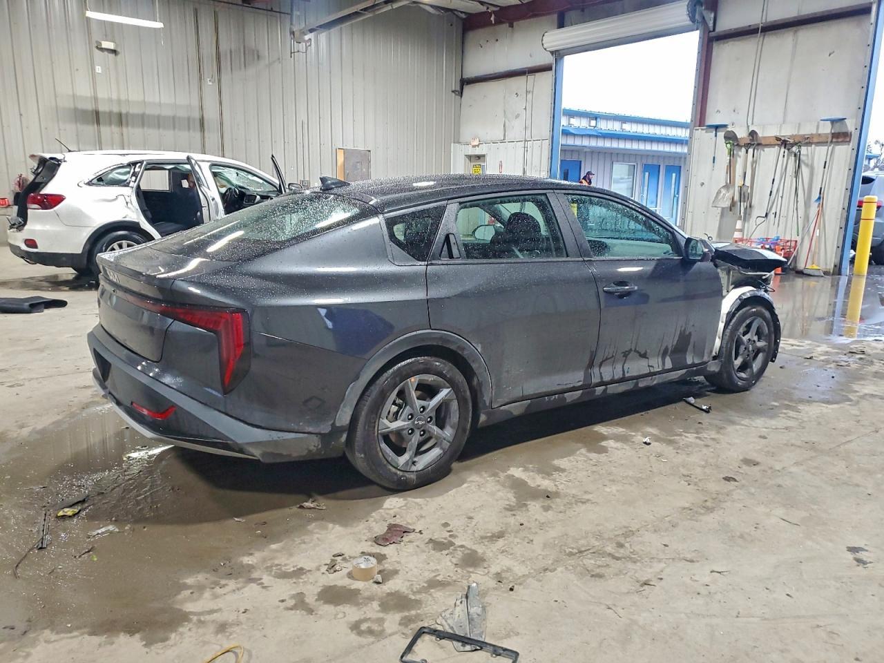 2025 Kia K4 Lx - Фото 3