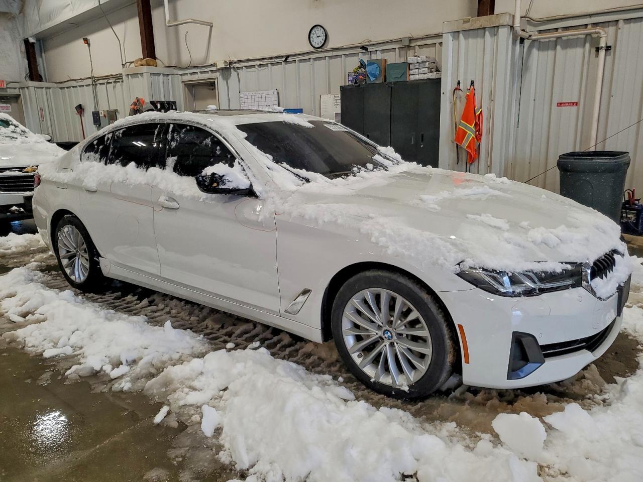 2021 BMW 530 Xi - Image 4