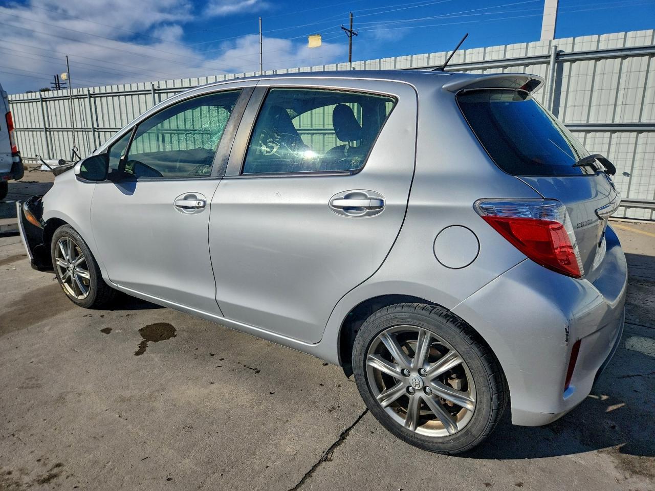 2012 Toyota Yaris - Image 2