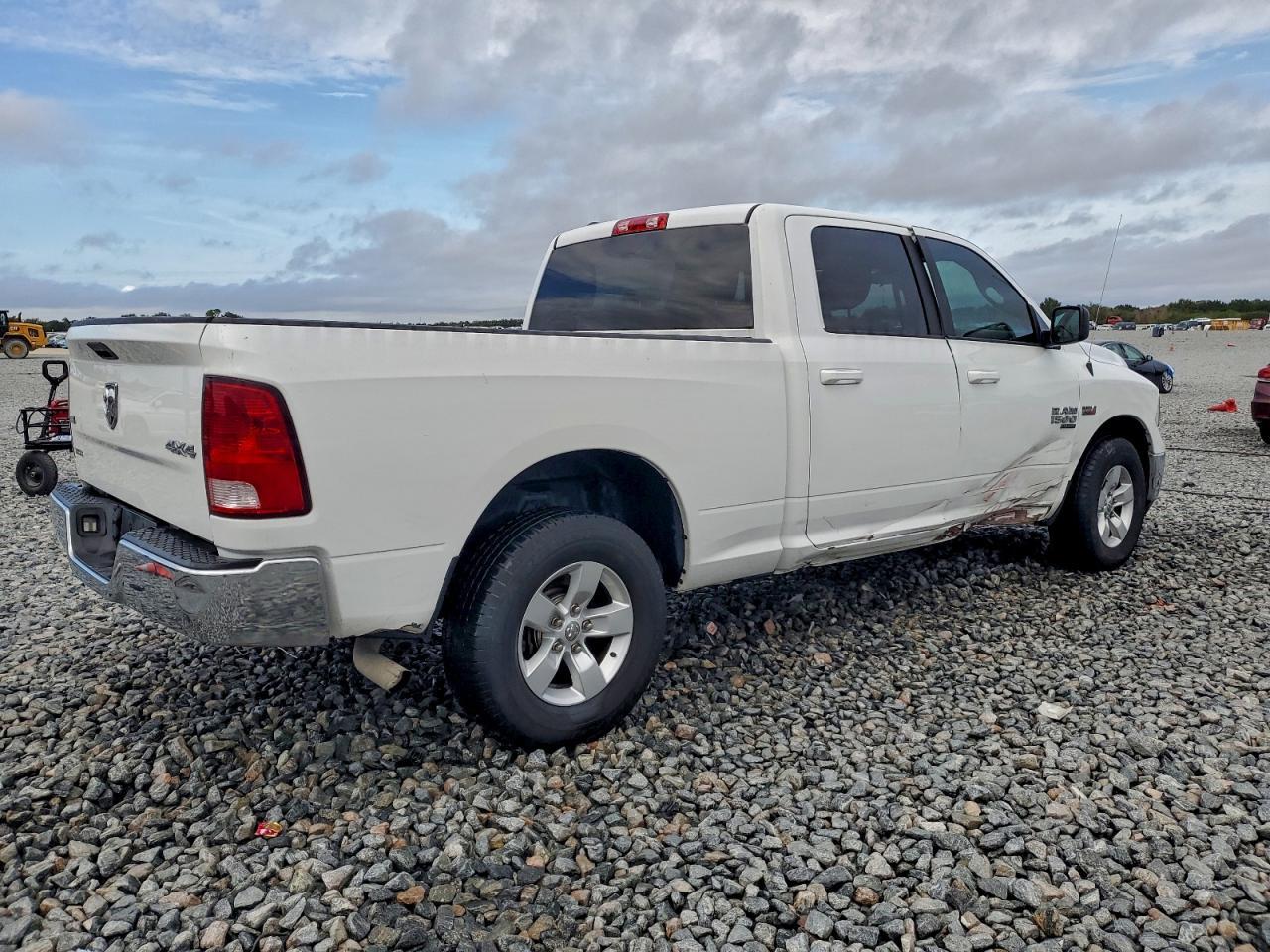 2021 Ram 1500 Classic Slt - Фото 3