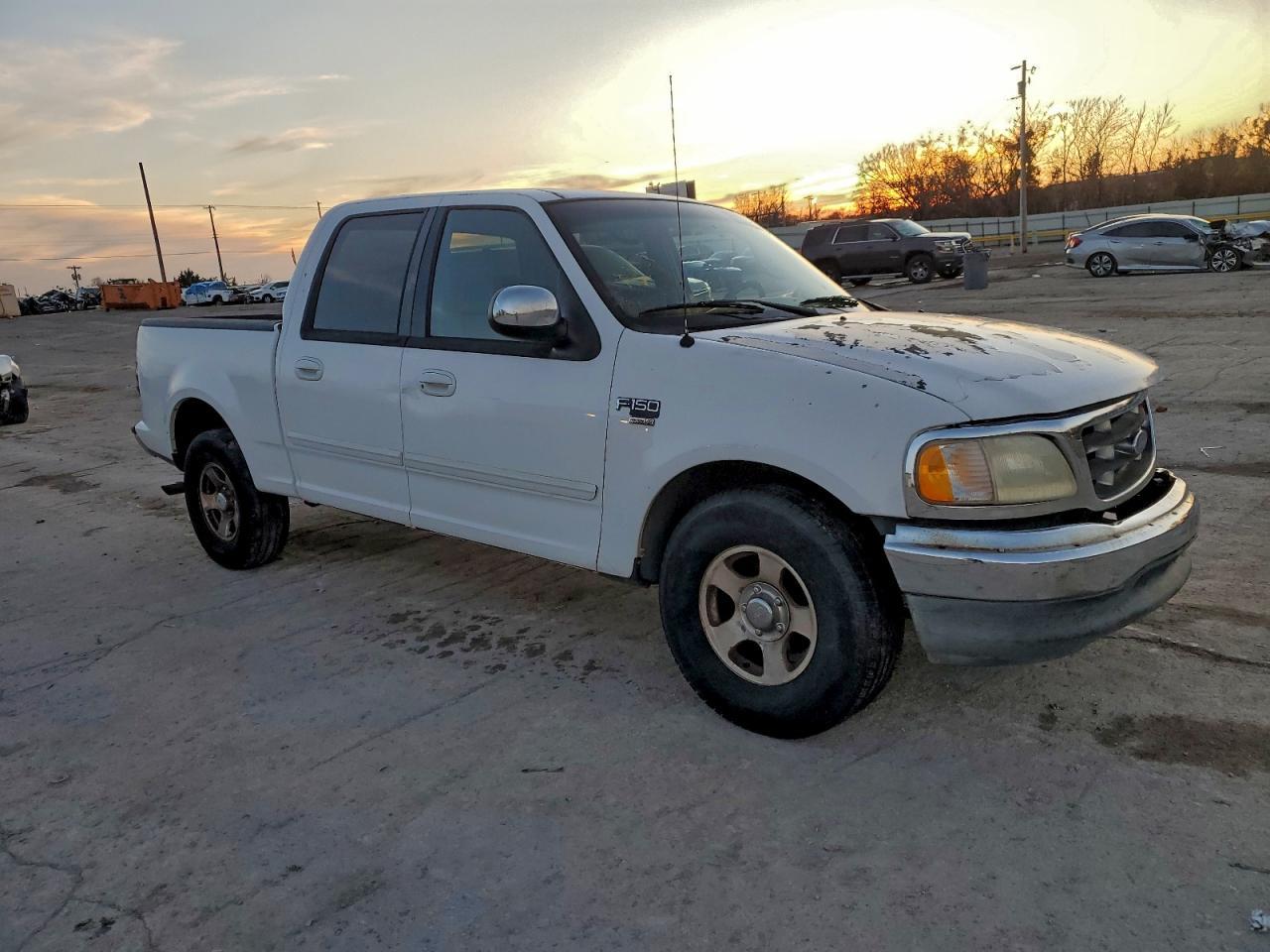 2001 Ford F150 Supercrew - Image 4