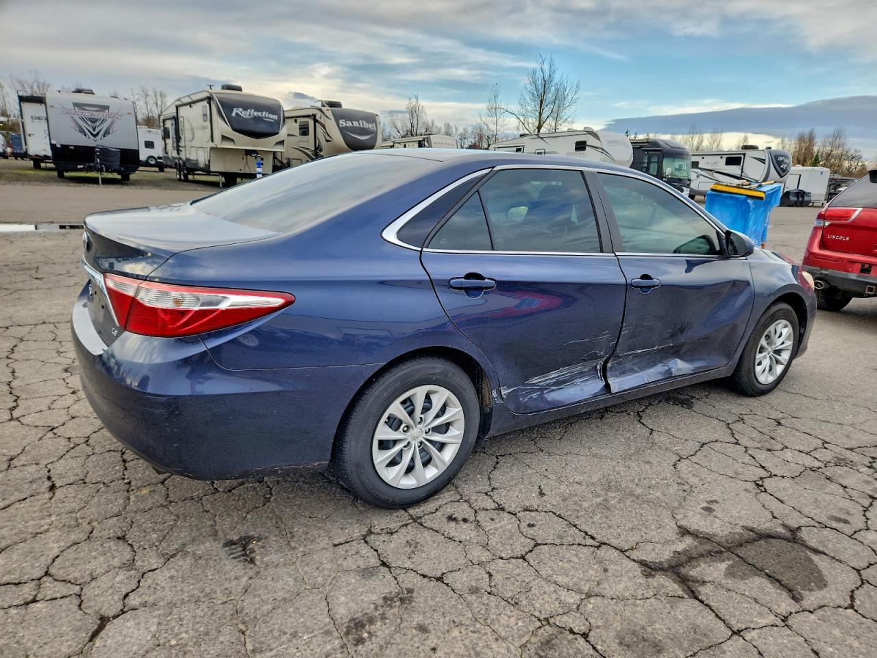 2015 Toyota Camry Le - Фото 3