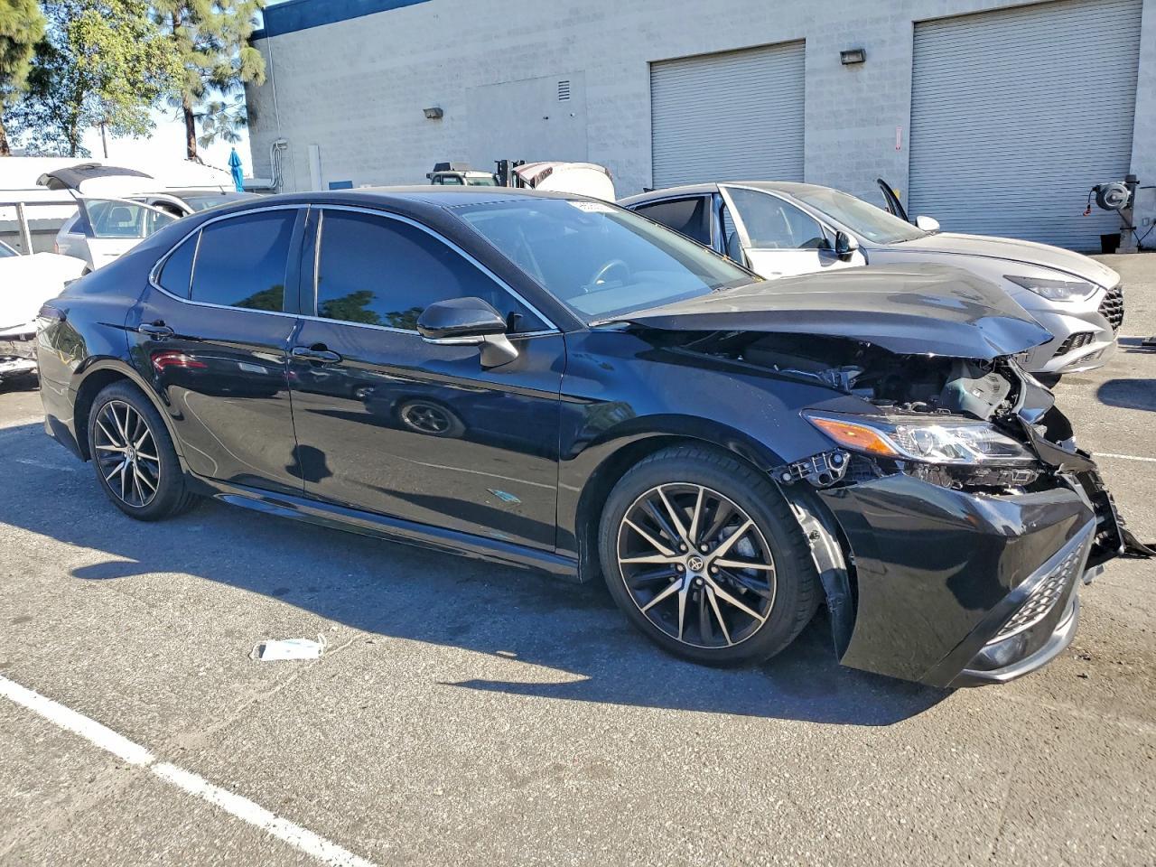 2024 Toyota Camry Se - Фото 4