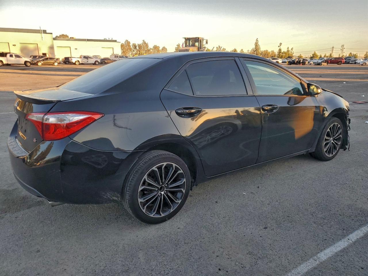 2015 Toyota Corolla L - Фото 3