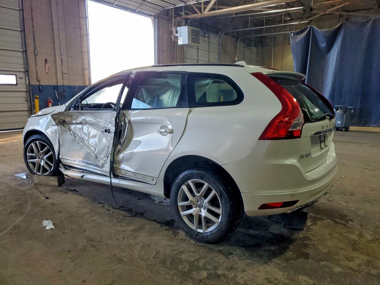 2017 Volvo Xc60 T5 - Image 2