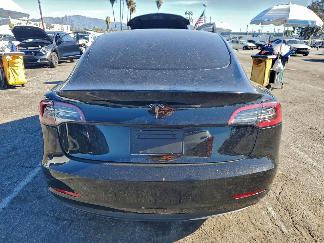 2023 Tesla Model 3 - Фото 6