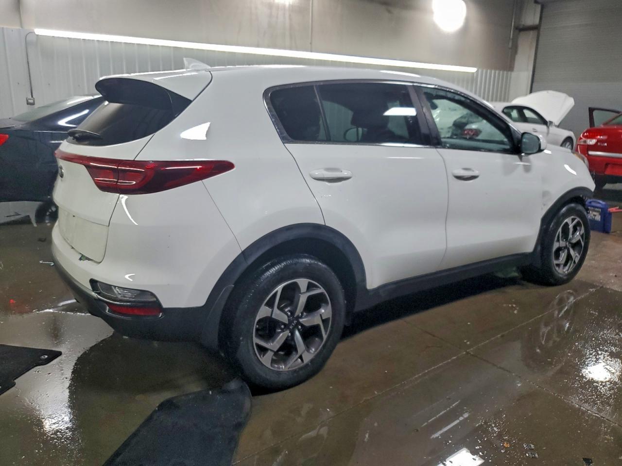 2020 Kia Sportage Lx - Фото 3