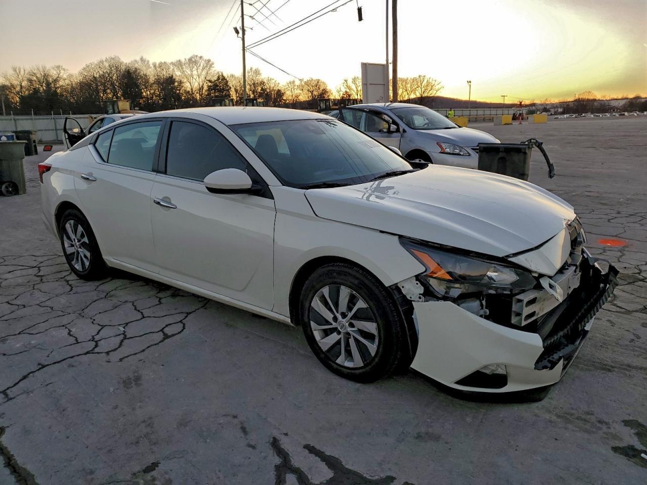 2022 Nissan Altima S - Image 4