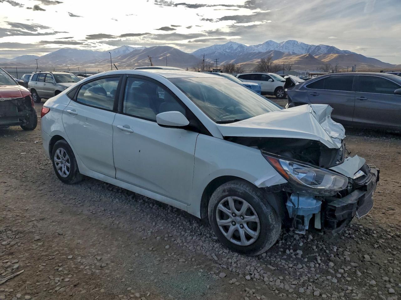 2013 Hyundai Accent Gls - Фото 4