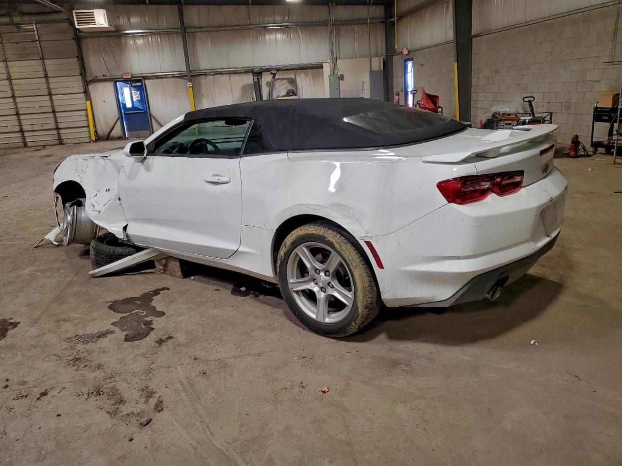 2020 Chevrolet Camaro Ls - Фото 2