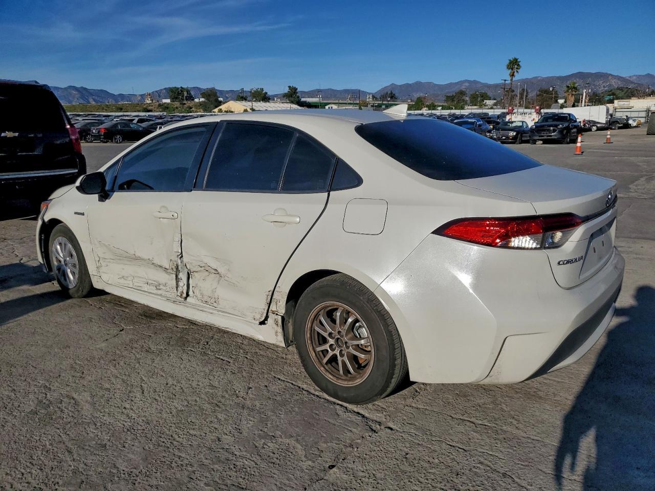 2020 Toyota Corolla Le - Фото 2
