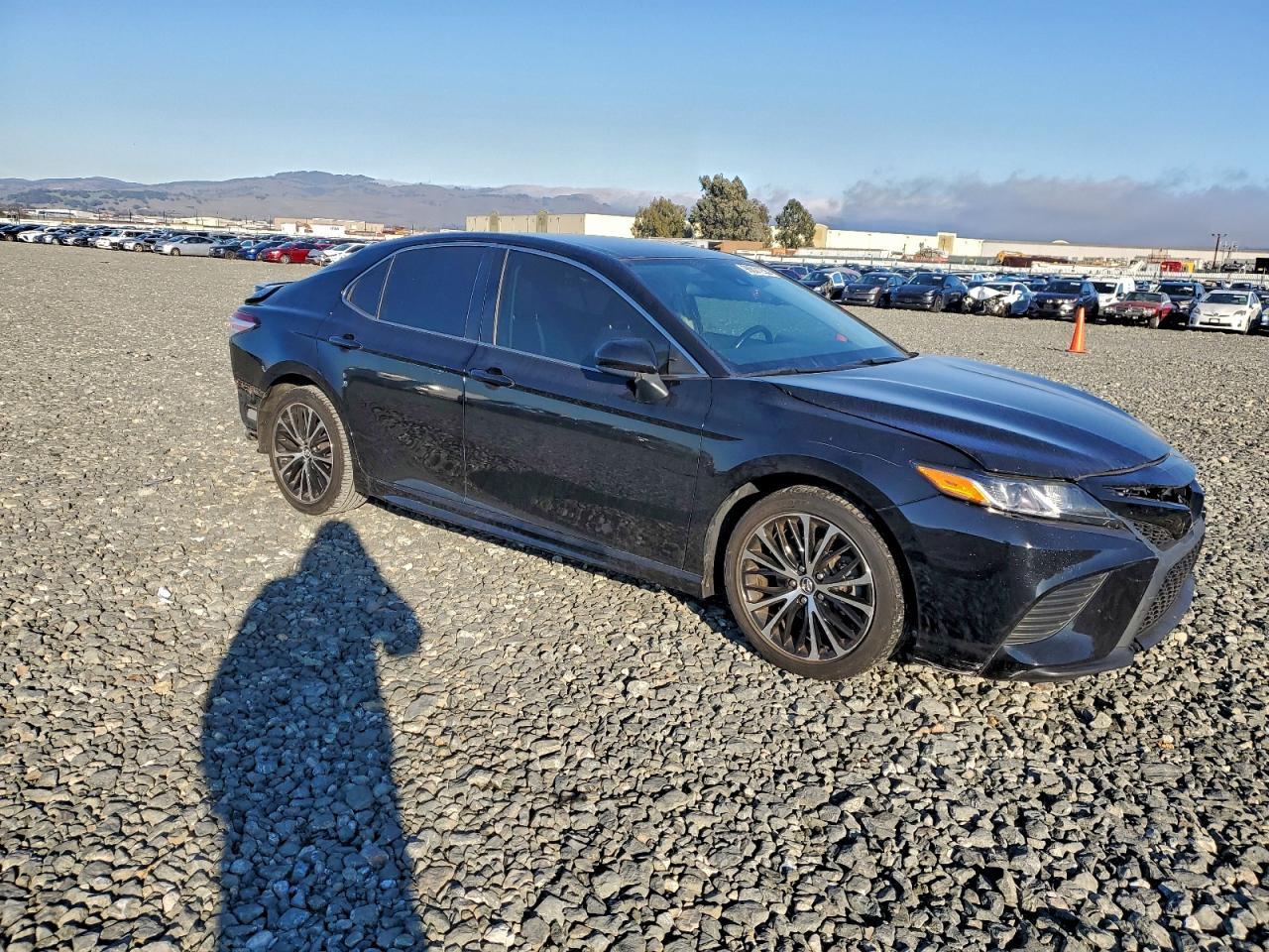 2020 Toyota Camry Se - Фото 4