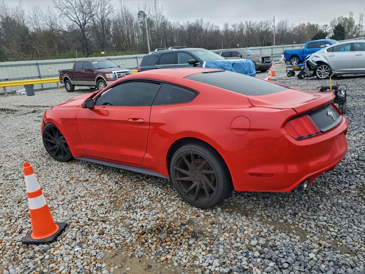 2017 Ford Mustang - Фото 2