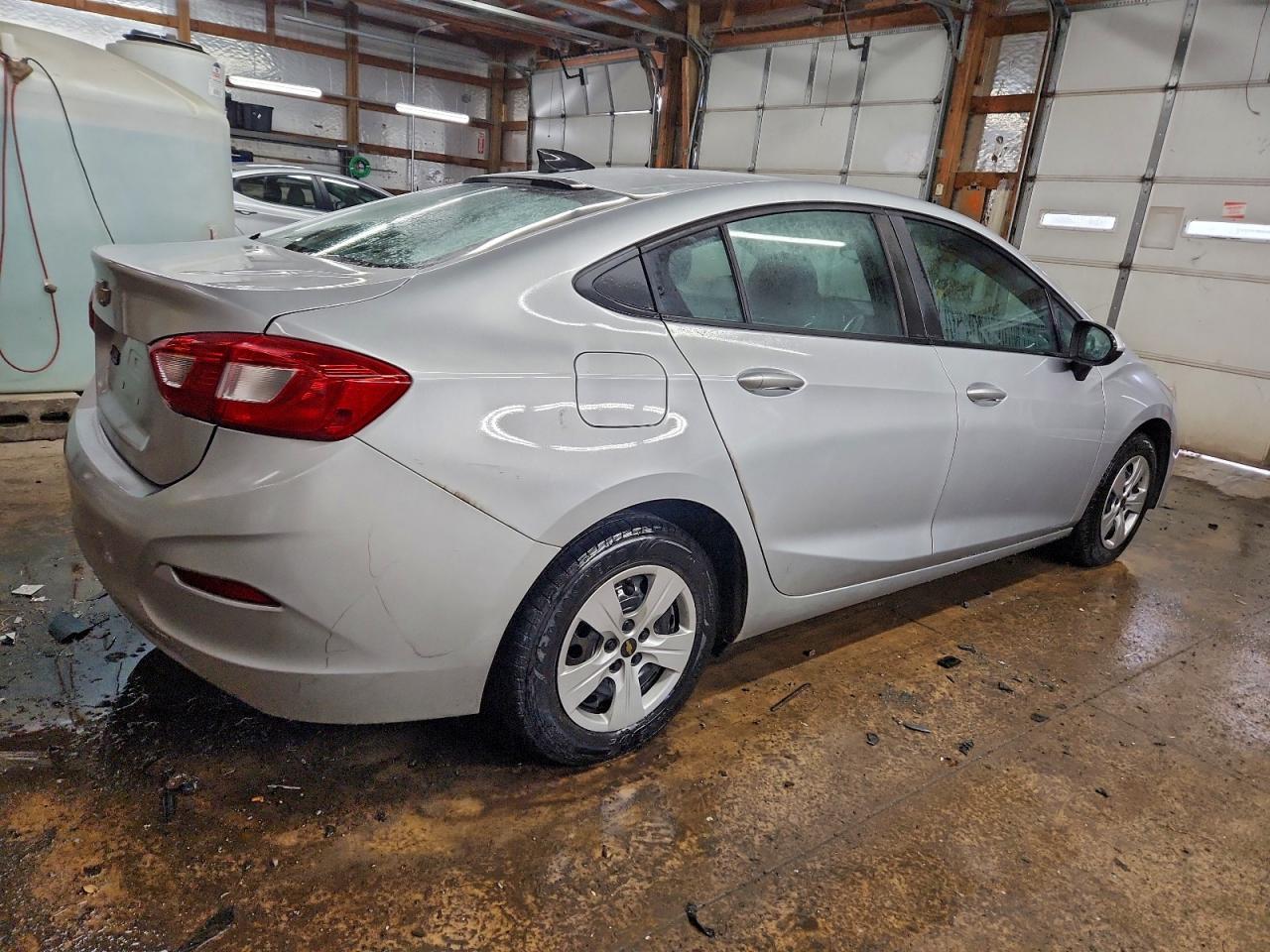2017 Chevrolet Cruze Ls - Фото 3