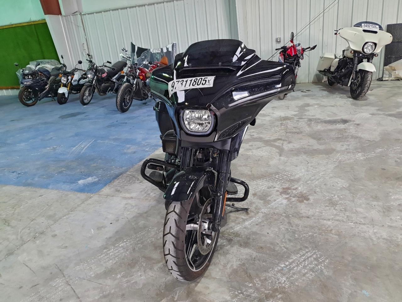 2025 Harley-Davidson Flhx - Фото 2