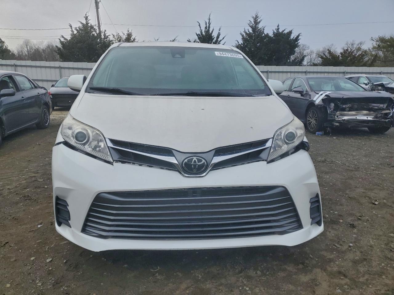 2019 Toyota Sienna Xle - Image 5