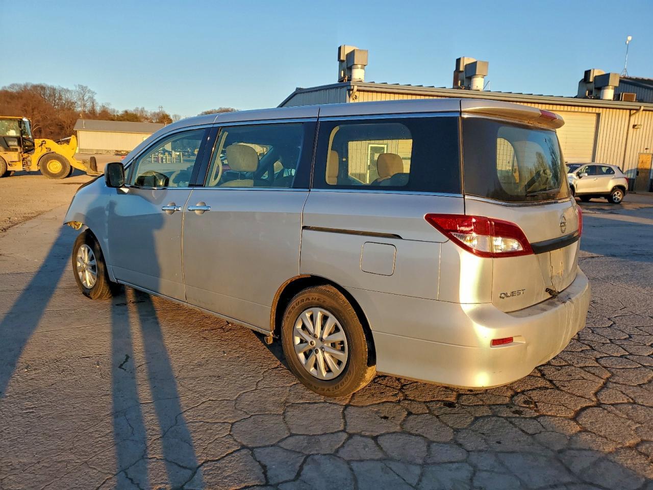 2013 Nissan Quest S - Фото 2