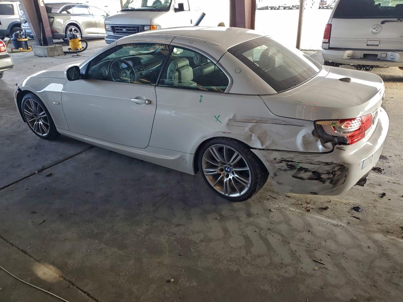 2012 BMW 335 I - Image 2