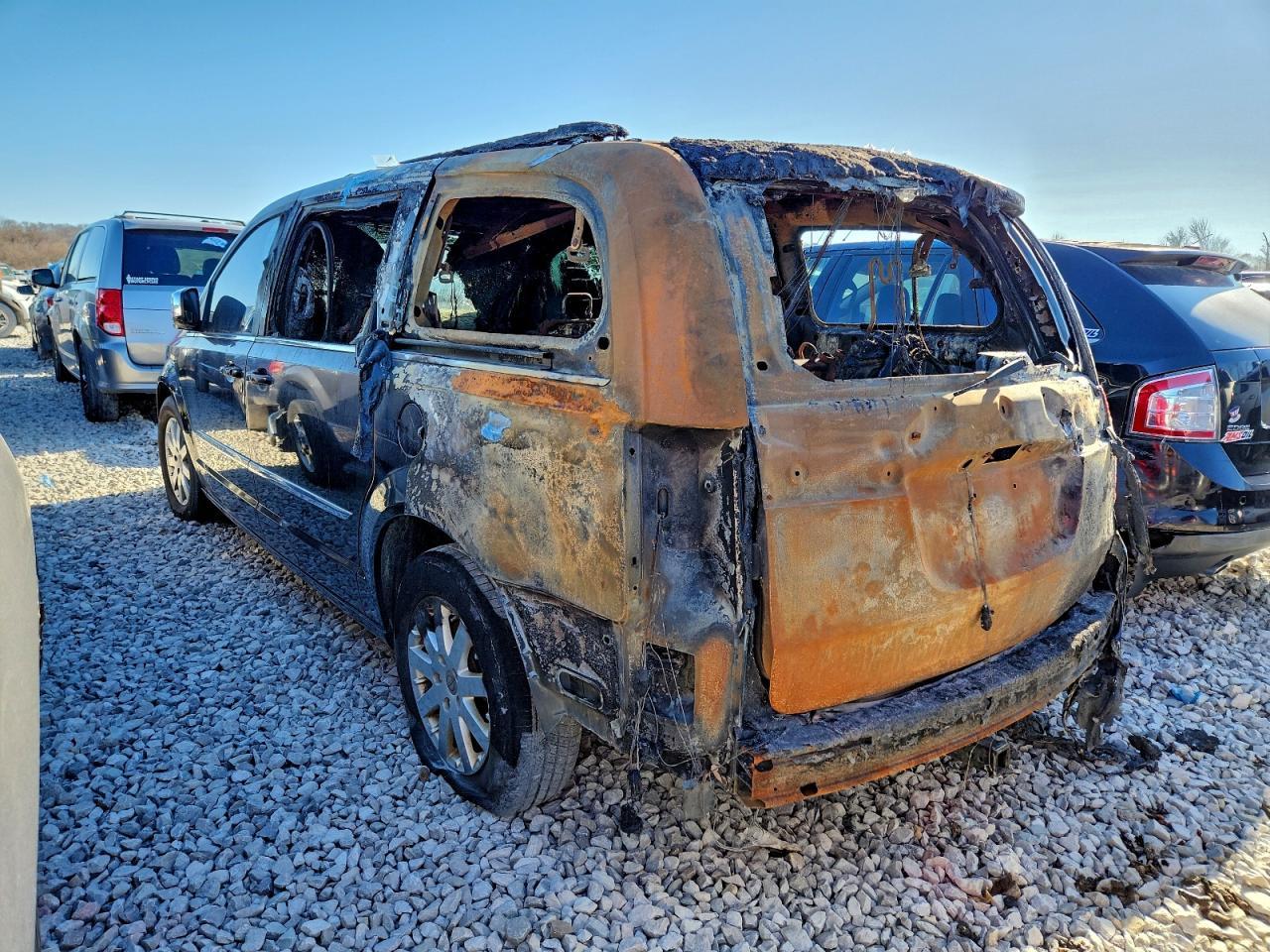 2011 Chrysler Town & Country Touring L - Image 2