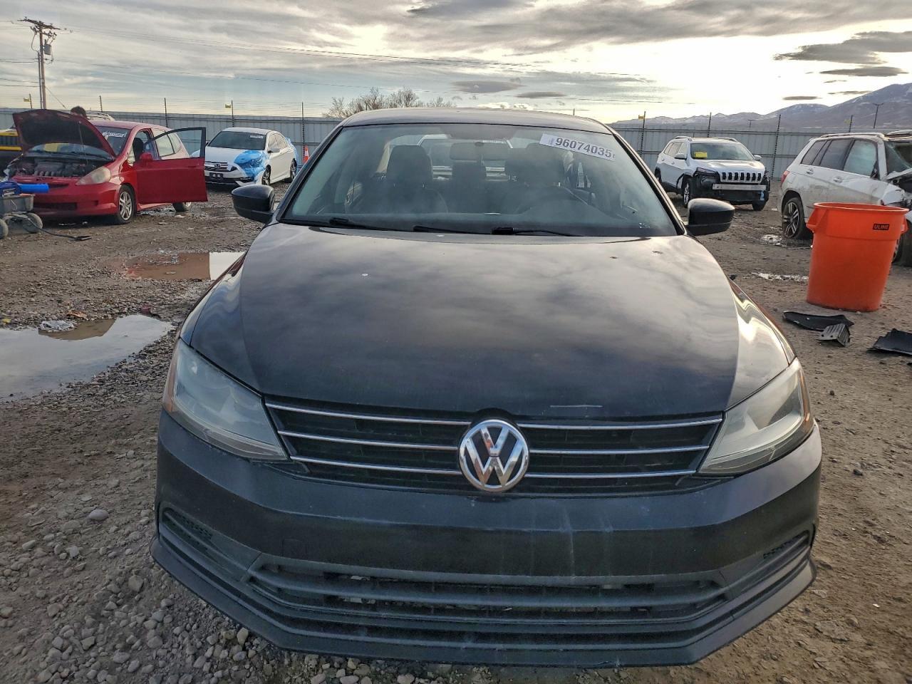 2017 Volkswagen Jetta - Image 5